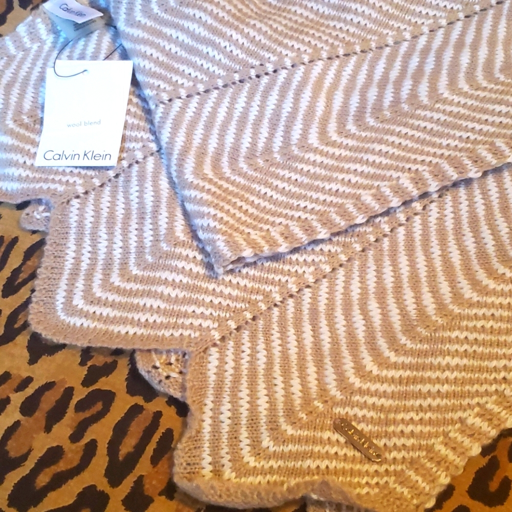 Calvin Klein striped scarf